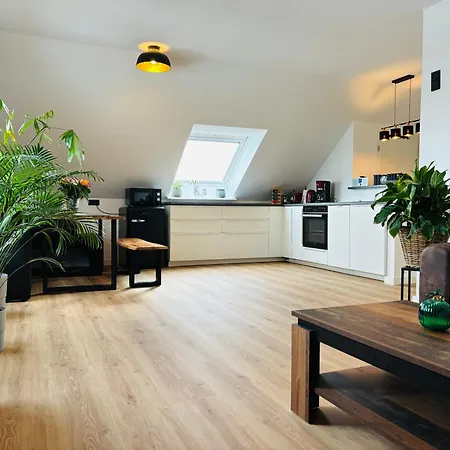 Zentrale Lage, Kostenlos Parken, Ideal Fuer Pendler, Und Haustiere Willkommen!! *