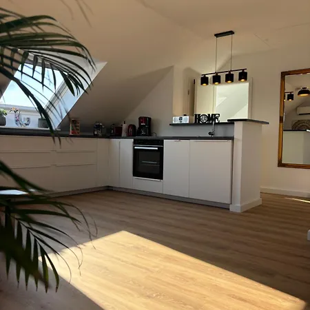 Zentrale Lage, Kostenlos Parken, Ideal Fuer Pendler, Und Haustiere Willkommen!! Appartement *