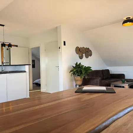 Zentrale Lage, Kostenlos Parken, Ideal Fuer Pendler, Und Haustiere Willkommen!! *