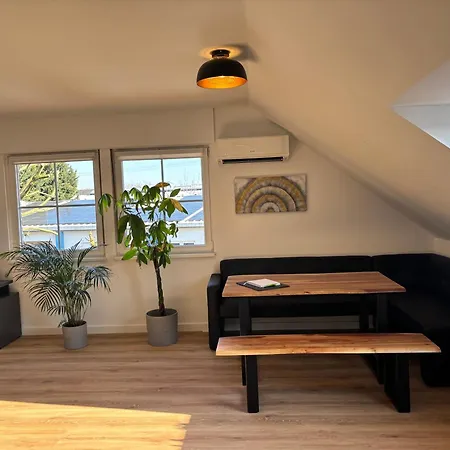 Zentrale Lage, Kostenlos Parken, Ideal Fuer Pendler, Und Haustiere Willkommen!! Apartment *
