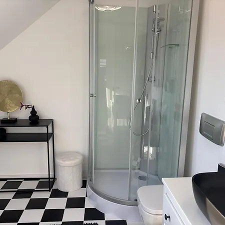 Apartment Zentrale Lage, Kostenlos Parken, Ideal Fuer Pendler, Und Haustiere Willkommen!!