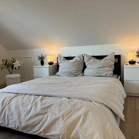 Zentrale Lage, Kostenlos Parken, Ideal Fuer Pendler, Und Haustiere Willkommen!! *