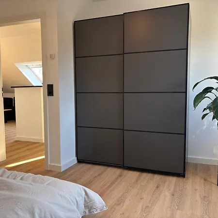 Zentrale Lage, Kostenlos Parken, Ideal Fuer Pendler, Und Haustiere Willkommen!! Daire Kaarst