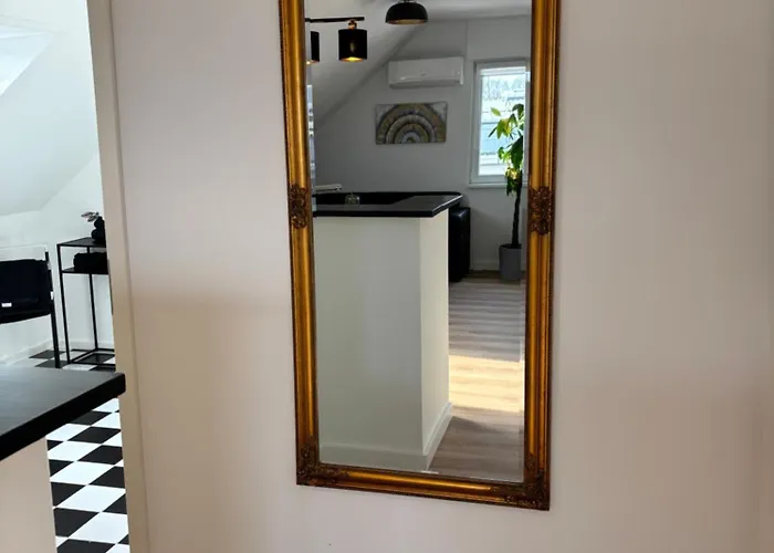 Zentrale Lage, Kostenlos Parken, Ideal Fuer Pendler, Und Haustiere Willkommen!! * カールスト