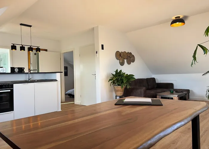 Zentrale Lage, Kostenlos Parken, Ideal Fuer Pendler, Und Haustiere Willkommen!! *