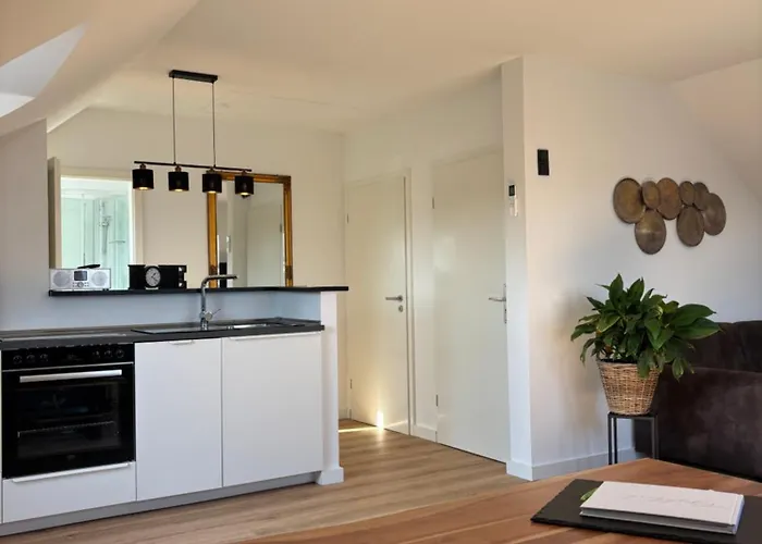 Zentrale Lage, Kostenlos Parken, Ideal Fuer Pendler, Und Haustiere Willkommen!! カールスト