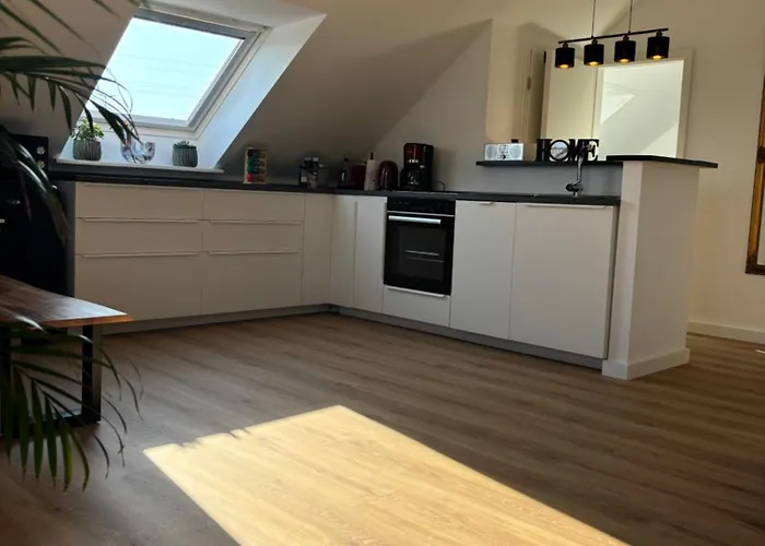 Zentrale Lage, Kostenlos Parken, Ideal Fuer Pendler, Und Haustiere Willkommen!!